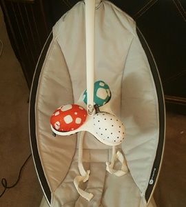Mamaroo baby swing