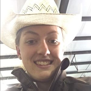 Meet your Posher, Karly