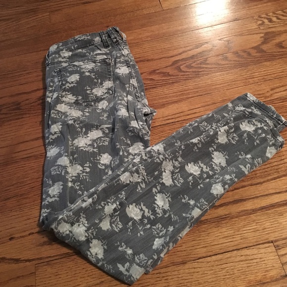 Patterned skinny jeans