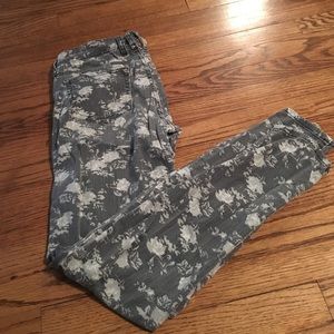 Patterned skinny jeans