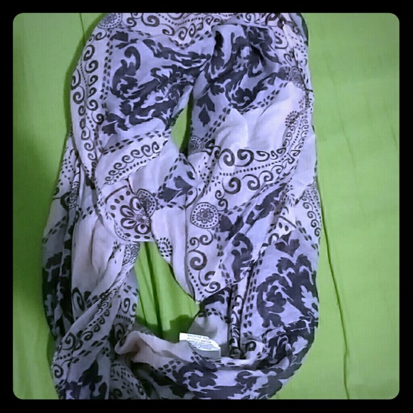 Infinity scarf