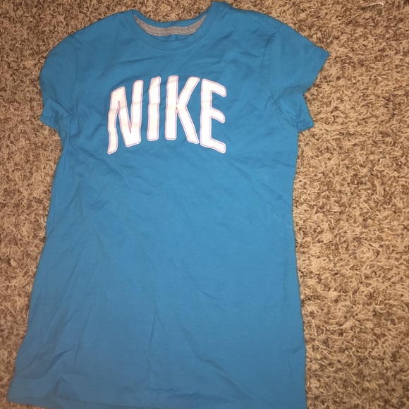 Nike girls tee