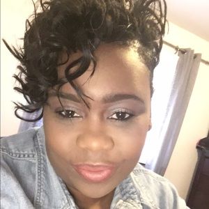 Meet your Posher, Latisha