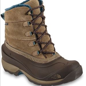 The NORTHFACE women's chilkat III winter boots