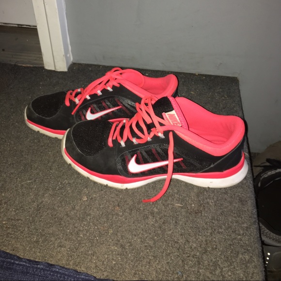 Like new nike shoes