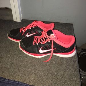 Like new nike shoes