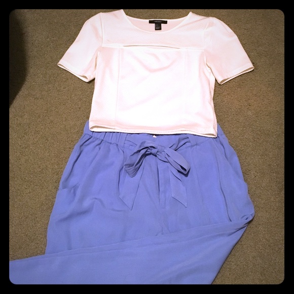 Cute dressy pants.