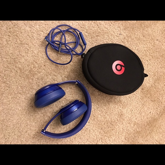 NWOT Beats Solo 2 head phones wired - Picture 2 of 4