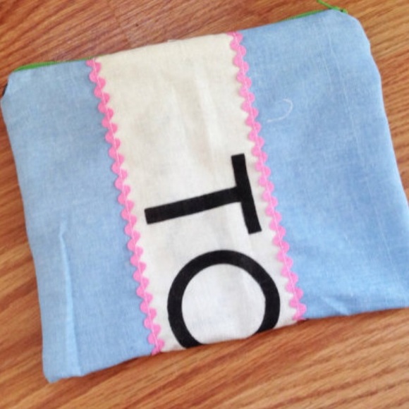 Toms zipper pouch.