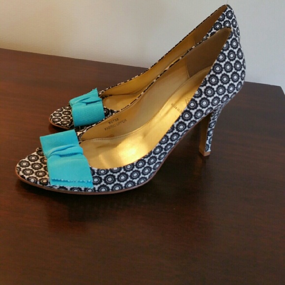 J.CREW bow front peep-toe flower print heels - Picture 2 of 4