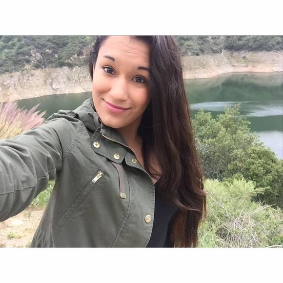 Meet your Posher, Leilani