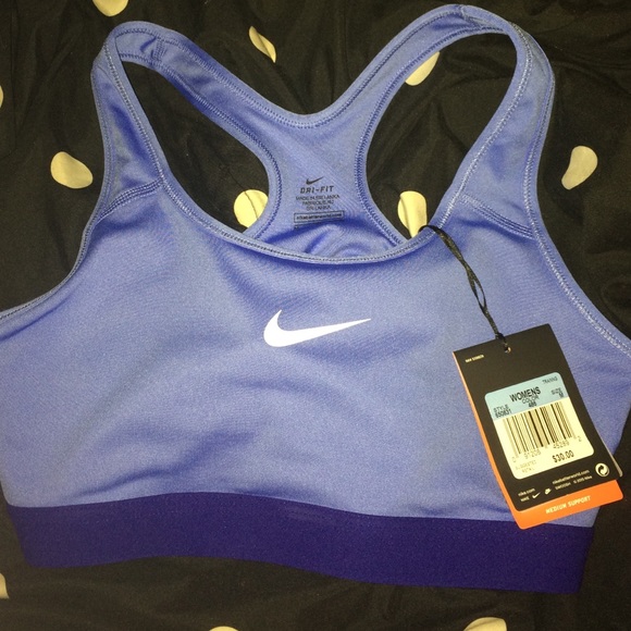 Never worn Nike sports bra!