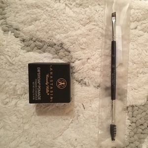 Anastasia brow pomade