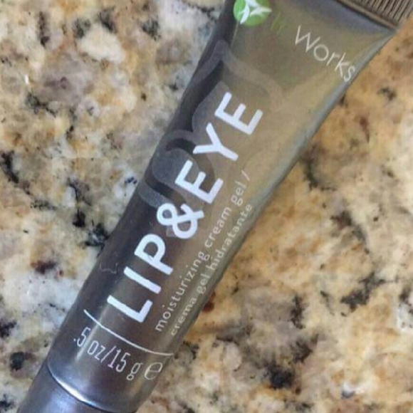 Lip & Eye Gel - Picture 3 of 3