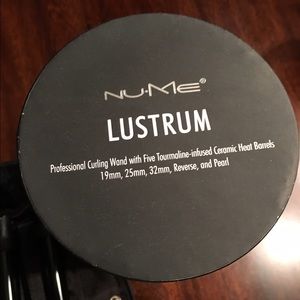 Nume Lustrum 5 in 1 curling wand - like new