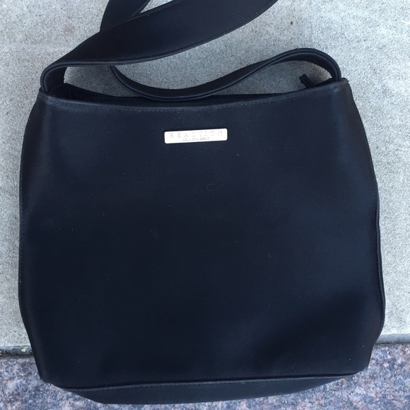 Kenneth Cole Reaction Shoulder bag
