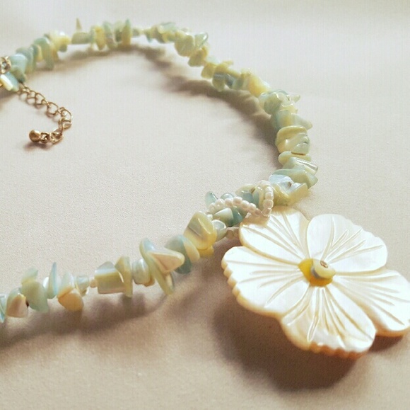 Gemstone beaded mother of pearl flower necklace