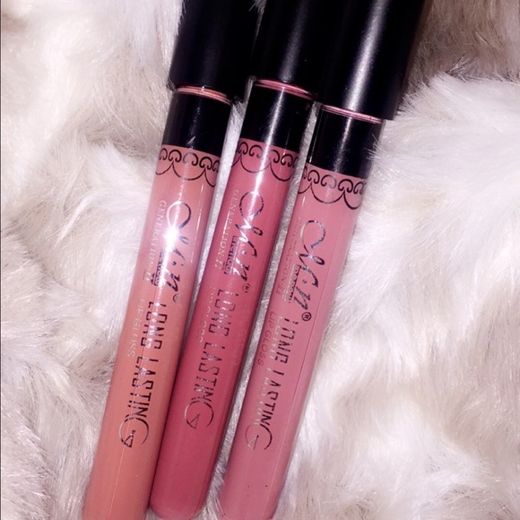 Matte liquid lipgloss
