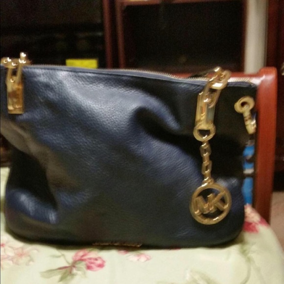 Purse - Picture 1 of 1