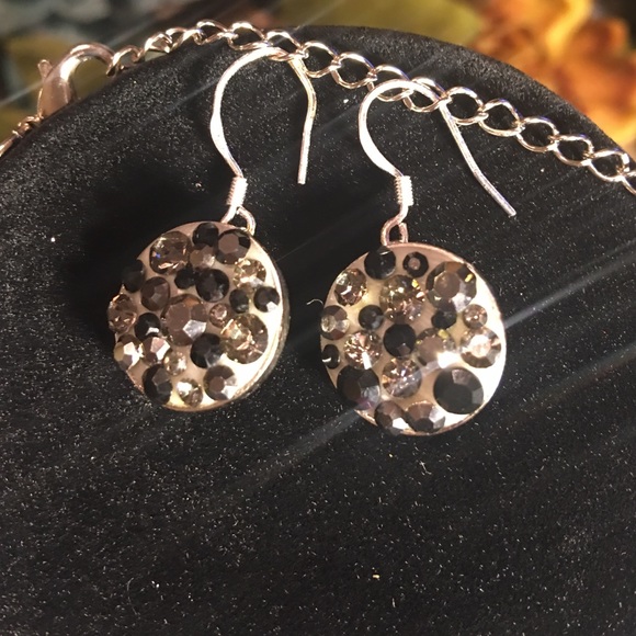 BLACK AND WHITE THREE PIECE SET! - Picture 2 of 4