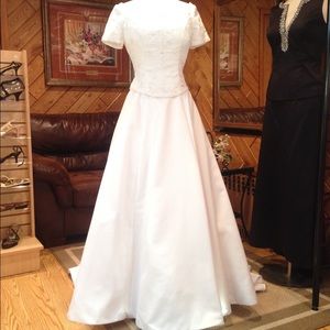 Wedding gown