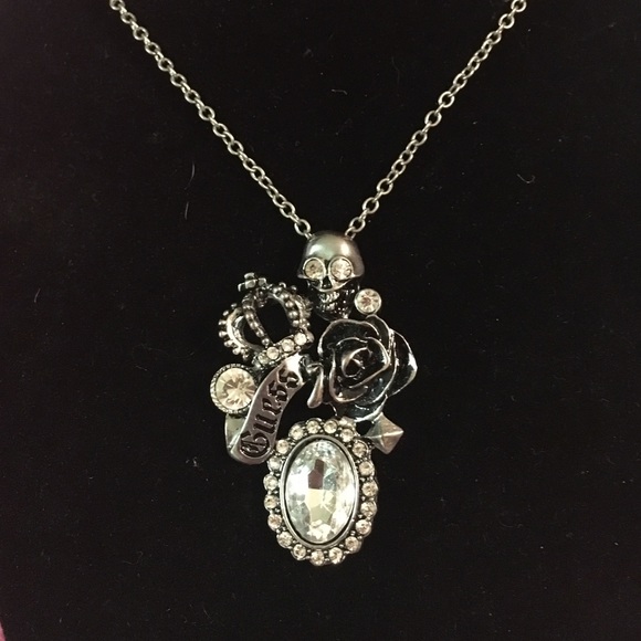 Guess necklace w crown n skull