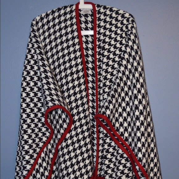 Houndstooth poncho - Picture 1 of 2