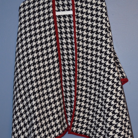 Houndstooth poncho - Picture 2 of 2