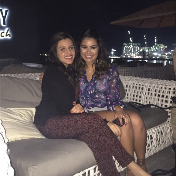 Meet your Posher, Amanda - Picture 2 of 2