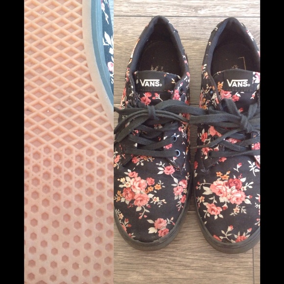 Size 8.5 black, pink, and white vans - Picture 2 of 3