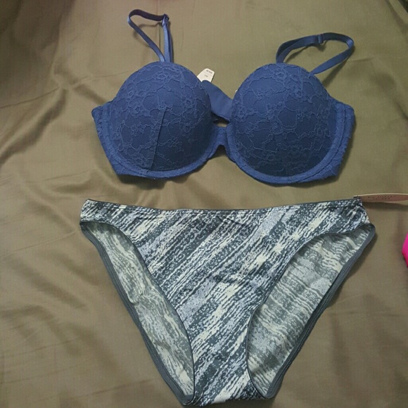 New Victoria secret bra and panty - Picture 1 of 3