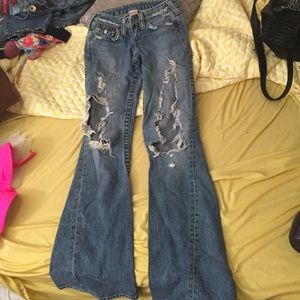TRUE RELIGION JEANS W/ LARGE HOLES!
