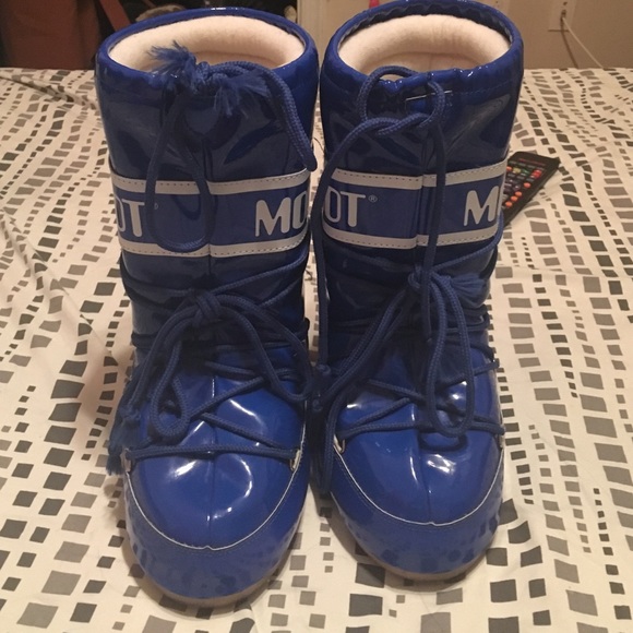 Moon boots