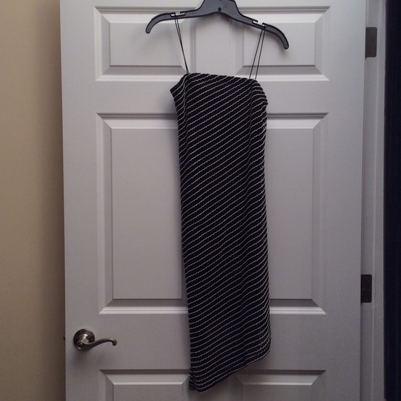 Super hot, black and white asymmetric dress