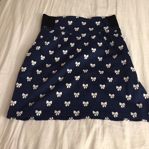 Navy skirt with bows