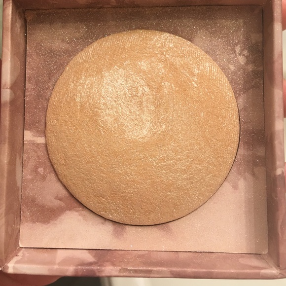 Urban decay naked illuminating powder