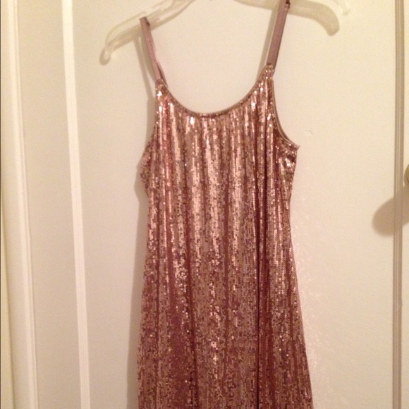 Forever 21 Dresses & Skirts - Sleeveless Sequined Gold Minidress