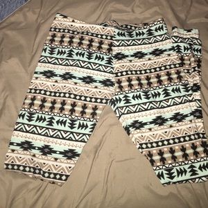 Aztec print leggings