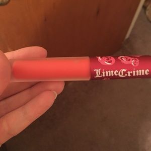 Lime crime suedeberry velvetine