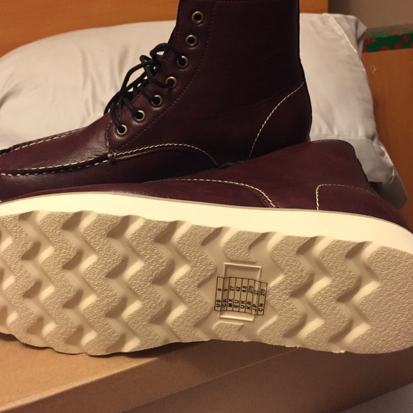 Brand new burgundy boots from forever 21 - Picture 3 of 4