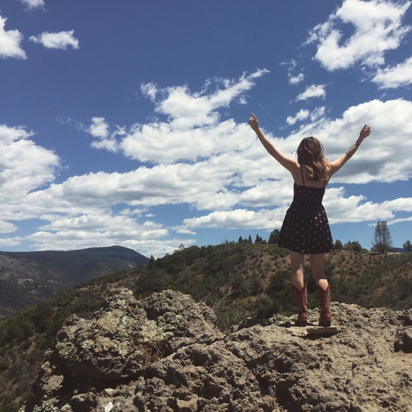 Meet your Posher, Sara - Picture 2 of 2