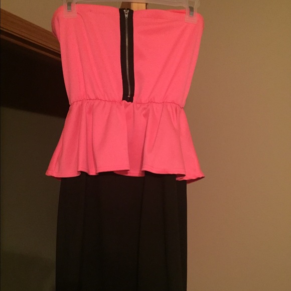 Dress - Picture 2 of 3