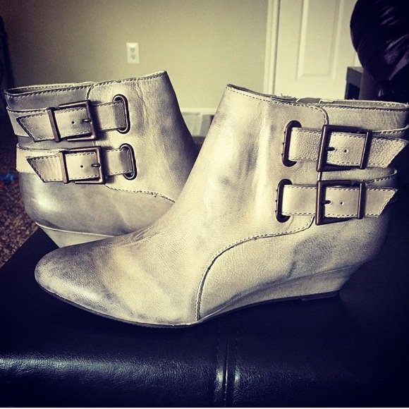 Seychelles gray booties