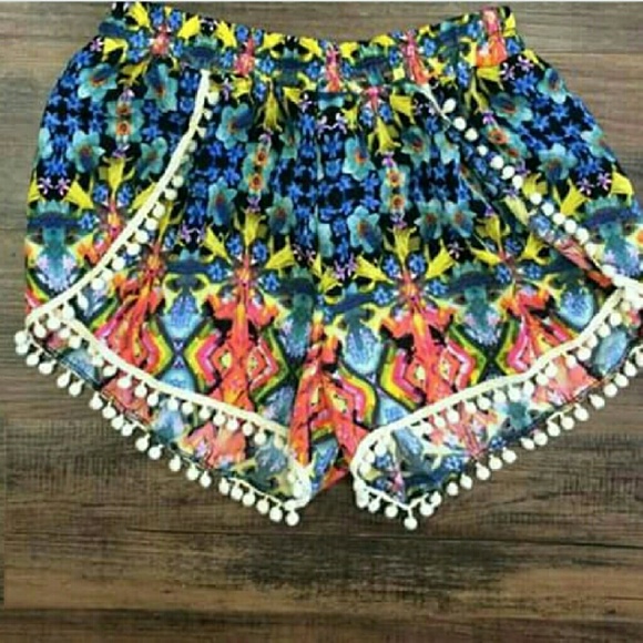Pom pom shorts