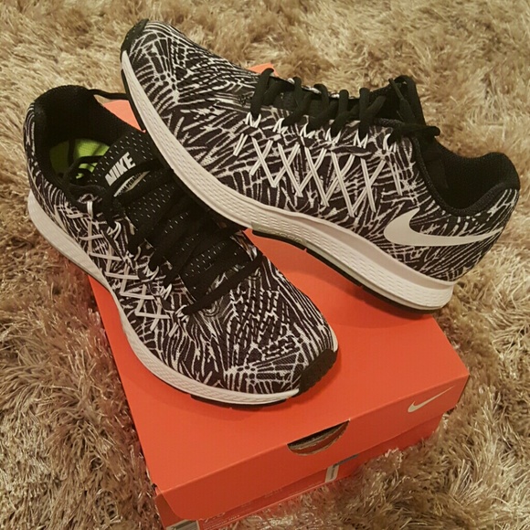 Nike Air Zoom Pegasus 32 - Picture 2 of 4