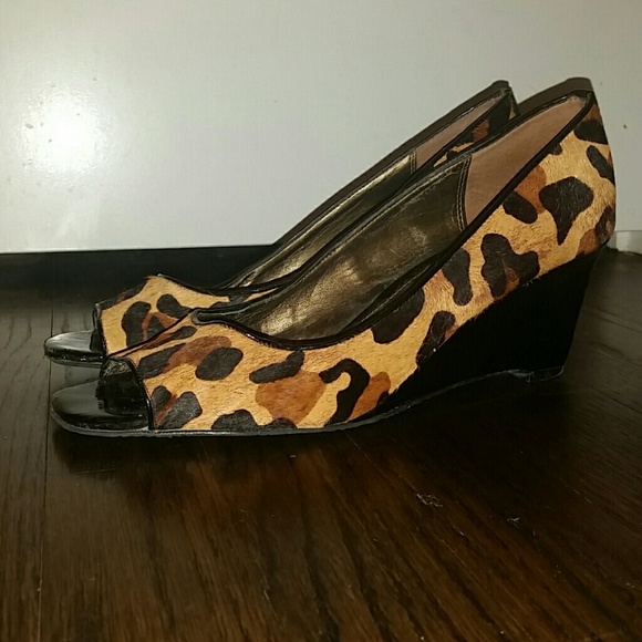 Liz Claiborne - Leopard peep toe wedges - sz10 - Picture 3 of 4