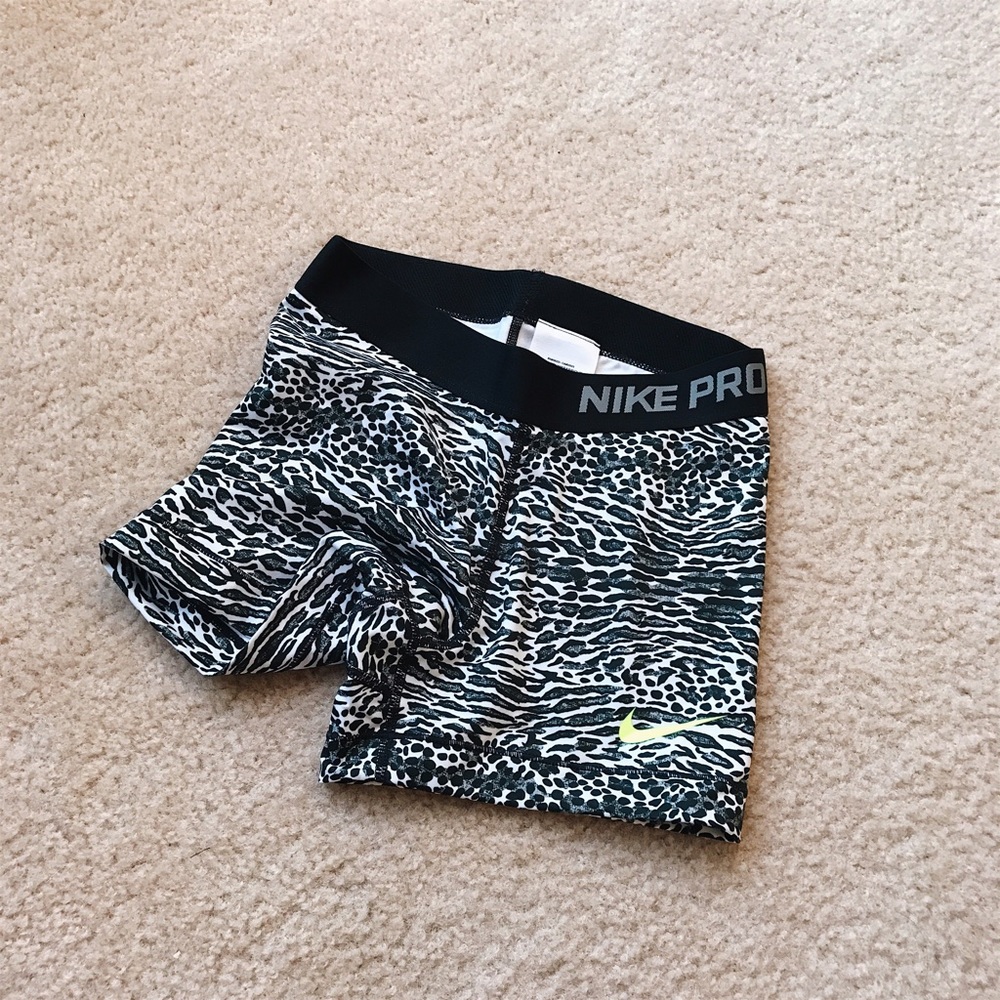Nike Pro Patterned Shorts