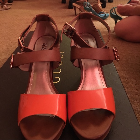 🚫SOLD🚫Colorblock heels - Picture 2 of 3