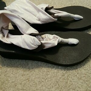 Sanuk sandals (reserved)