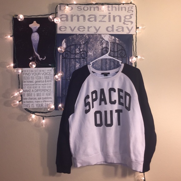 🌸 Forever 21 Crew neck sweater